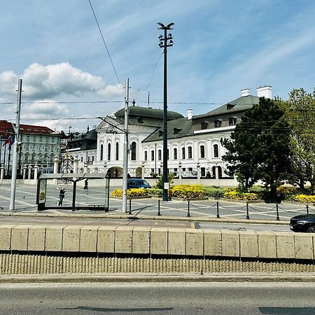 Next To The Presidential Palace Apartment Bratislava Exterior photo